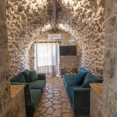 Niki's Tower - Stone Gems By The Sea * Kalamata