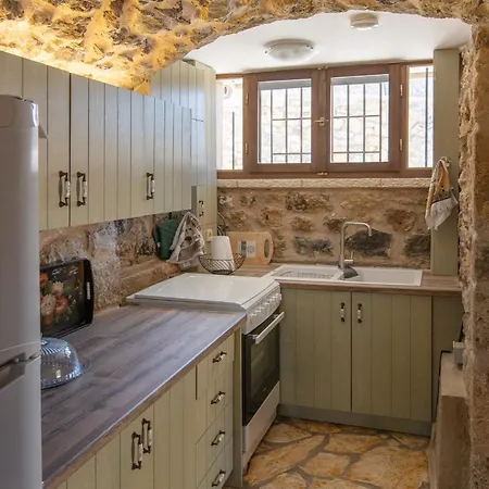 Daire Niki's Tower - Stone Gems By The Sea *