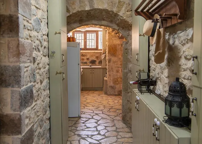 Niki's Tower - Stone Gems By The Sea * Kalamata