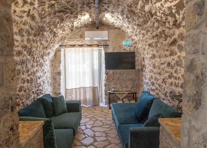 Niki's Tower - Stone Gems By The Sea * Kalamata