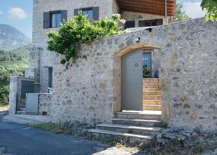 Niki's Tower - Stone Gems By The Sea Apartament