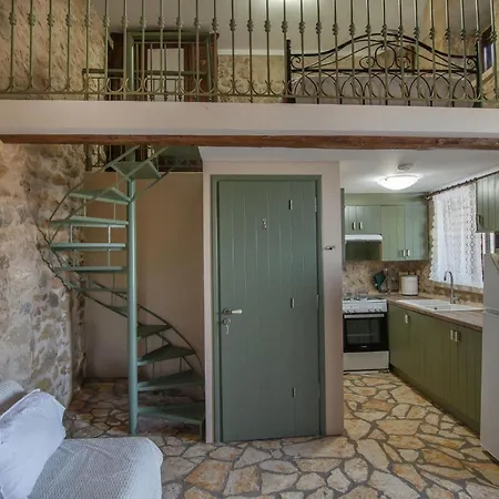 Apartamento Niki's Tower - Stone Gems By The Sea Calamata