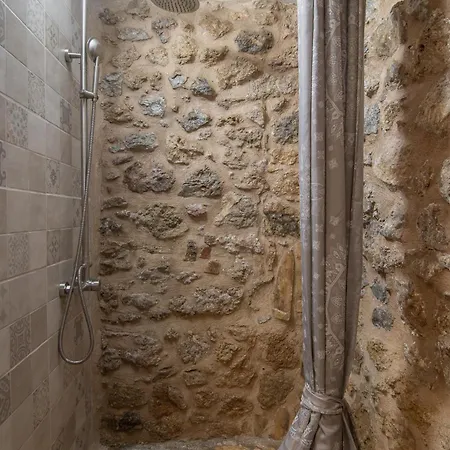 Niki's Tower - Stone Gems By The Sea Kalamata