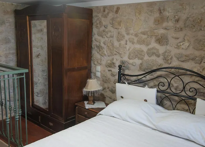 Niki's Tower - Stone Gems By The Sea * Calamata