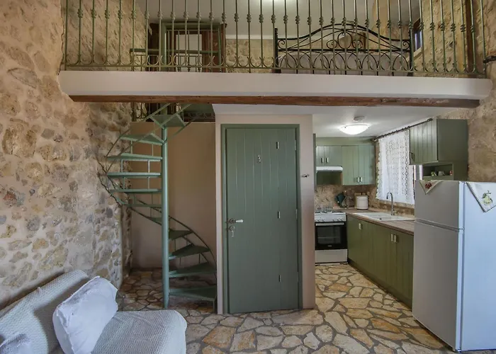 Apartamento Niki's Tower - Stone Gems By The Sea Calamata