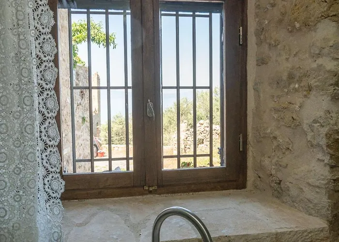 דירה Niki's Tower - Stone Gems By The Sea *